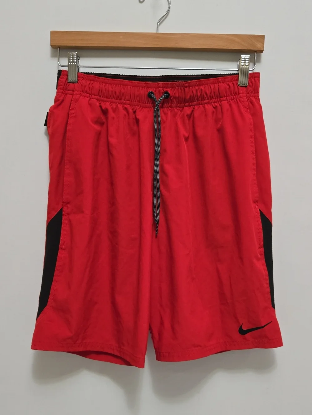 Nike Mens Swim Trunks Shorts Size Small Red‎ Black
